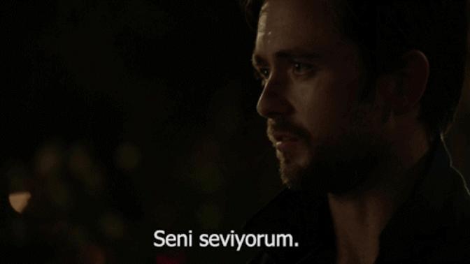 Sevmediğiniz birine 'seni seviyorum' dediğiniz oldu mu?