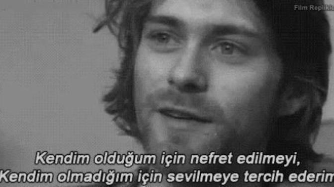 Önümde ölse bir bardak su vermem dediğiniz insanlar var mı?