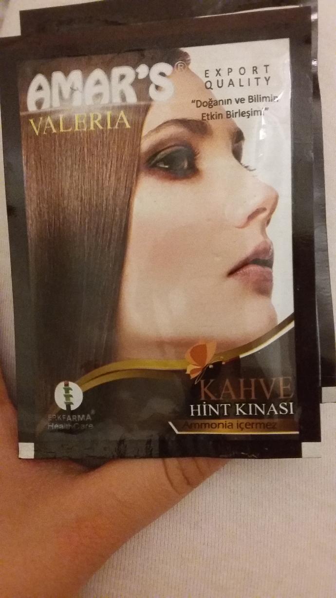 Hint kınası saçta rengini gösterir mi?