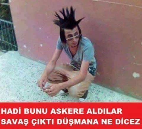 Böyle adamları askere alırsak savaşta düşmana ne deriz 😂 ?