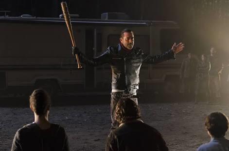 Sizce The Walking Dead'te Negan, beyzbol sopası ile kimin kafasını patlattı? 