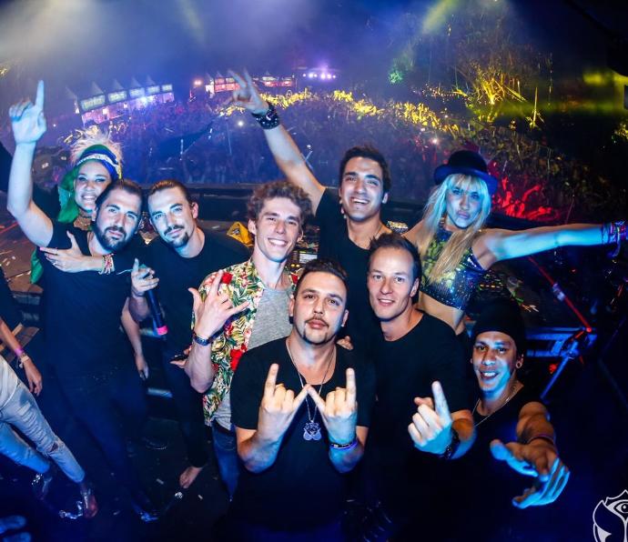 Sizce en iyi dj Dimitri Vegas & Like Mike mı yoksa Hardwell mı?