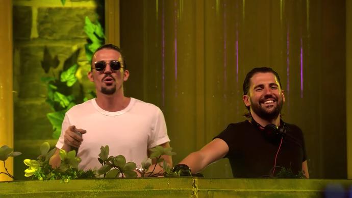 Sizce en iyi dj Dimitri Vegas & Like Mike mı yoksa Hardwell mı?
