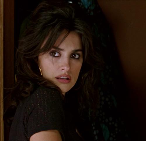Dünya üzerinde Monica Bellucci ve Penelope Cruz'dan daha çekici ve seksi kadın yoktur. Sizce?