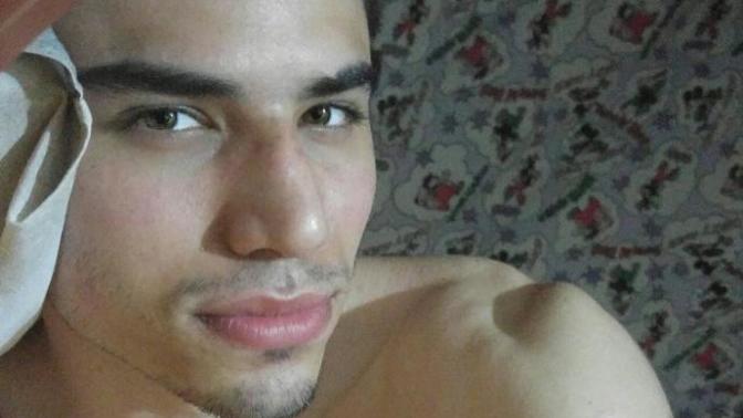 Kızlar, bazı kişiler benim gay gibi durduğumu söyledi sizce de öyle mi?
