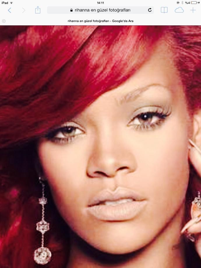 Sizce rihanna güzel mi ?