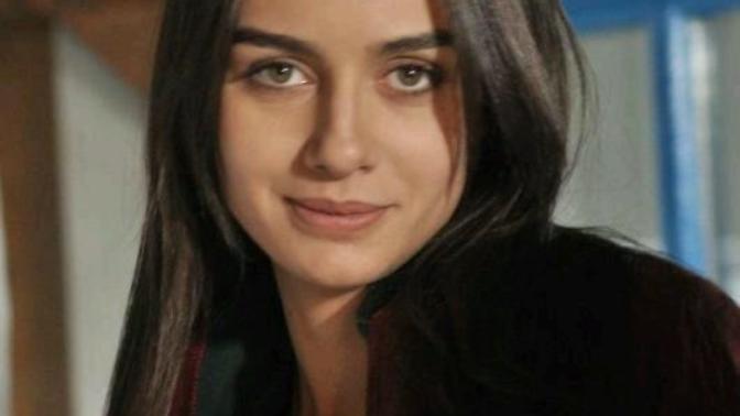 Birce Akalay mı? Amine Gülşe mi? Sizce hangisi daha güzel?