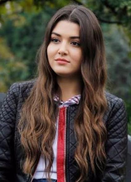 Bu kızı nasil normal guzellilte bulabiliyorlar?