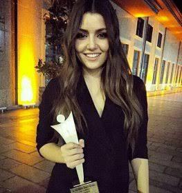 Tuba Büyüküstün mu Daha Guzel Hande Ercel mi?