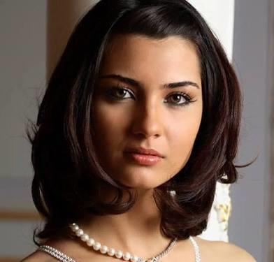 Tuba Büyüküstün mu Daha Guzel Hande Ercel mi?