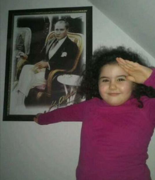 Türk askerine selam veren çocuk ile Türk askerini taşlayan çocuk kardeş olur mu?