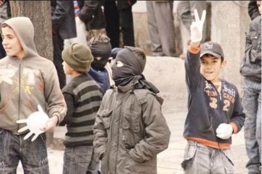 Türk askerine selam veren çocuk ile Türk askerini taşlayan çocuk kardeş olur mu?