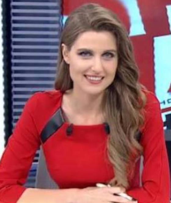 Bu ikisi aynı kız değil mi ya ?