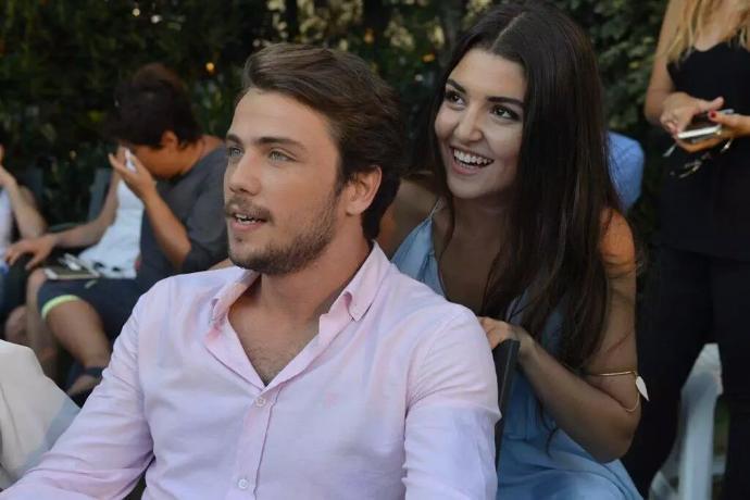 Bu Hande Erçel denen oyuncu (!) nasıl seksi bulunuyor?