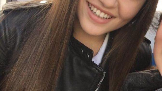 Bu Hande Erçel denen oyuncu (!) nasıl seksi bulunuyor?