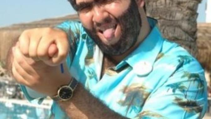 18 yaşında gayim. Türk erkekleri hiç yakışıklı ve romantik değil, kıllı ve odun😭😭😭Sizce hangi ülkeye taşınmalıyım?