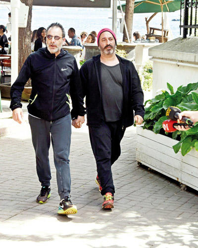"Cem YILMAZ" ve "Ozan GÜVEN" in el ele poz vermesi hakkındaki düşünceniz nedir?