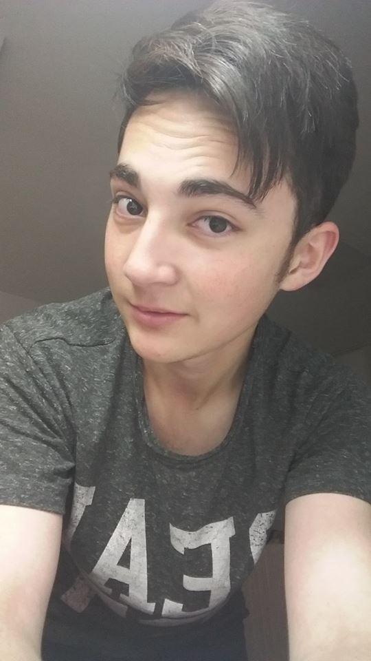 nasılım sizce böyle biriyle çıkarmıydınız boy 164 yaş 19?