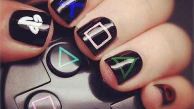 Bir kızın playstation oynaması dikkatinizi çekermi ben çok seviyorum oynamayı?