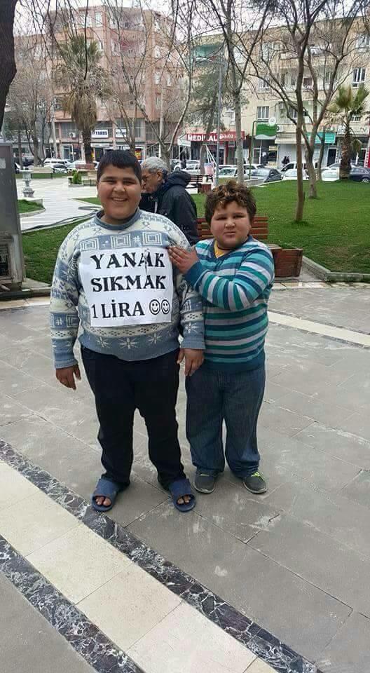 Yanaklarimi sıkmak 1 lira.kim sıkar yanagimi 😀?