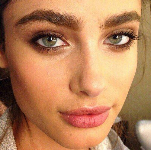 Kalın kaş modasını (Thick Eyebrows, Bushy Eyebrows) destekliyor musunuz?
