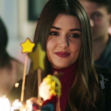 Hande erçel çok güzel değil mi sizce ?