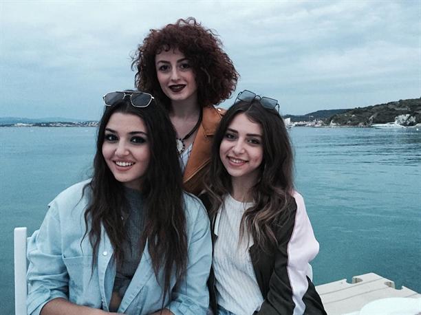 Hande erçel çok güzel değil mi sizce?