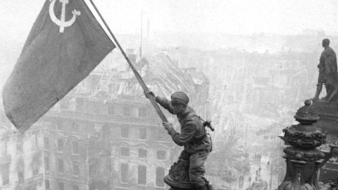 Bugün 71 yıl önce Sovyetler Birliğinin faşizmi ezip Berlin'e Kızıl Bayrağı diktiğini biliyor muydunuz?