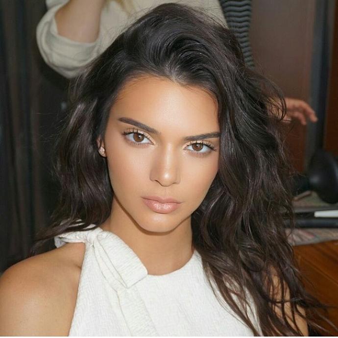 Sizce barbara palvin mi daha güzel kendall jenner mi?