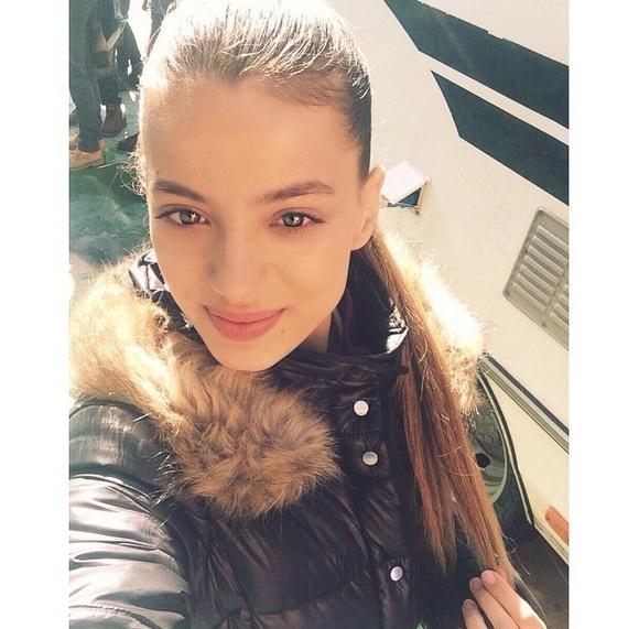 Leyla tanlar mı alina boz mu daha güzel?
