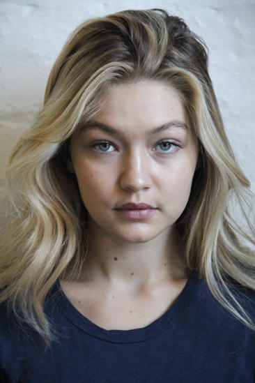 Evet gigi hadid hakkında ne düşünüyorsunuz guzelmi sizce?