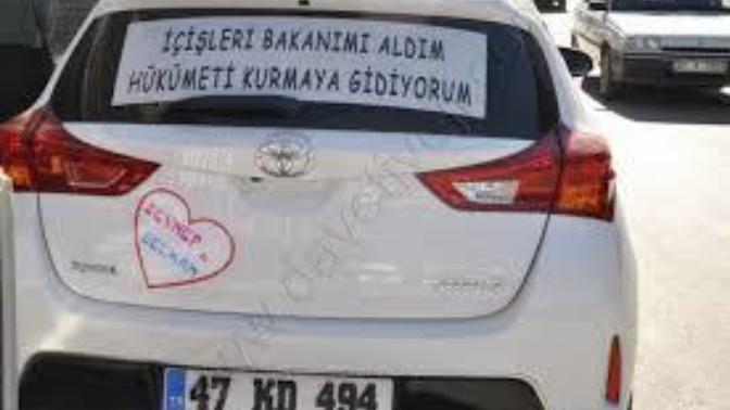 Gelin arabanızın arkasına ne yazdırdınız/yazdırırsınız?
