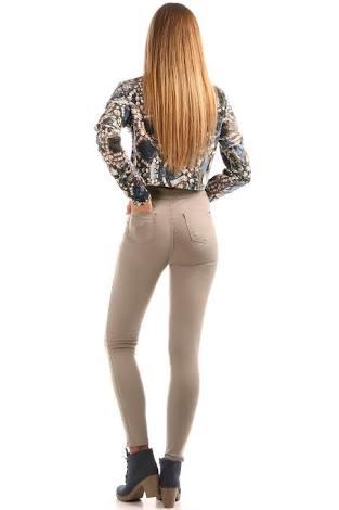 Sevgilinizin dışarıda bu tarz dar pantalon giymesine kızar mısınız  ya da  kıskanır mısınız?