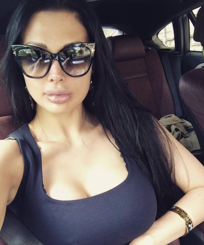 Aletta Ocean için iğrenç demiş bazı arkadaşlar...Bence çok güzel ve çekici...İğrenç mi sizce bu kadın ?