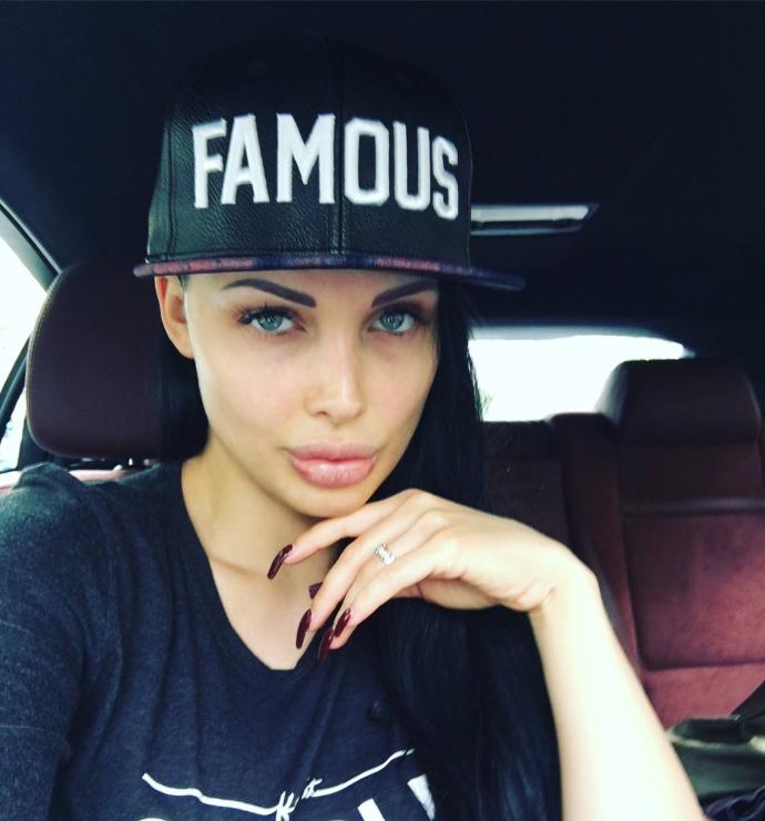 Aletta Ocean için iğrenç demiş bazı arkadaşlar... Bence çok güzel ve çekici... İğrenç mi sizce bu kadın?