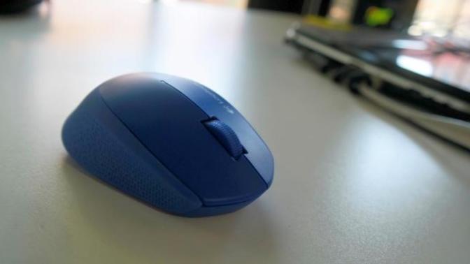 Mouse'umun üstünde bir ışık yanıyor. Ey işin ehli olanlar! :) Yardım edebilir misiniz?
