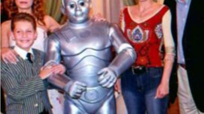 İyi Aile Robotu Dizisinin Robot Babür'ünü Hatırlıyor Musunuz (Seni De Unutmadık Babür ) ?