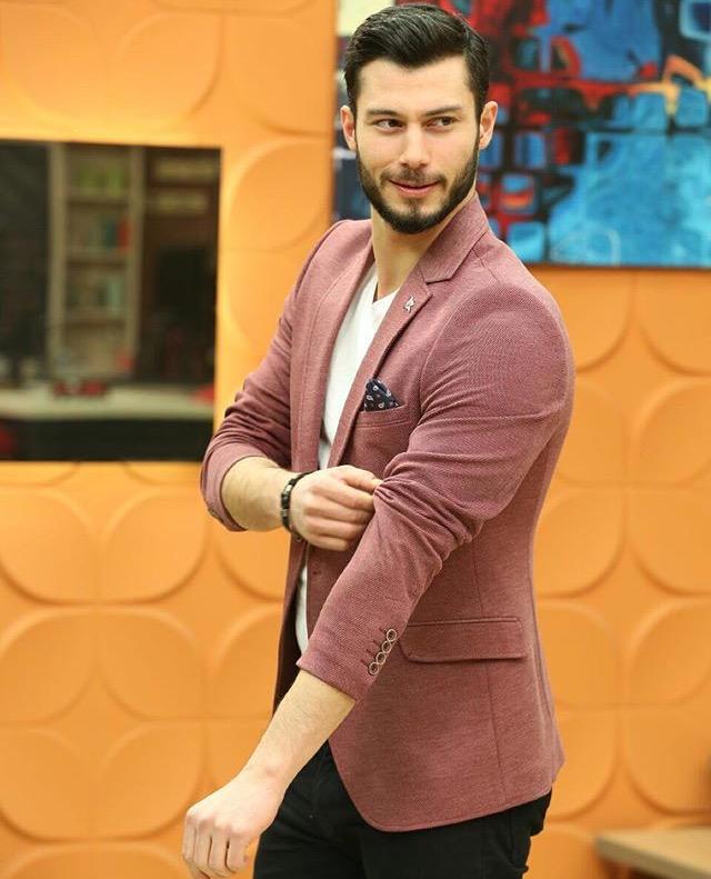 Kısmetse olurun en yakışıklı erkeği kim?