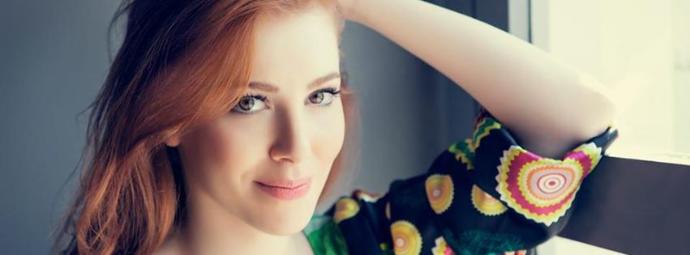 Scarlett Johansson mu Elçin Sangu mu?