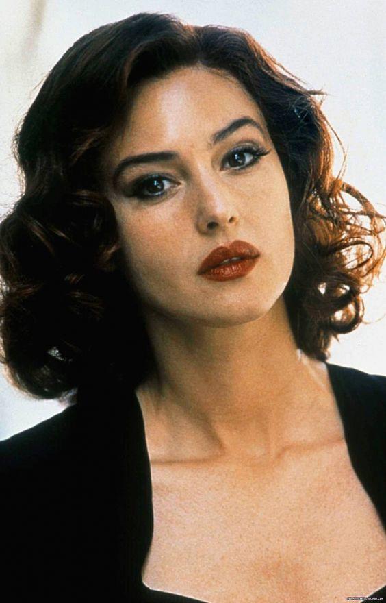 Monica Bellucci'yi beğenmeyen insanoğlu var mıdır?