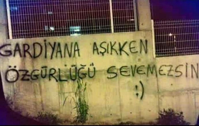 Gardiyana aşık biri özgürlüğü sevebilir mi?
