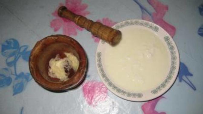Bu yoğurdu sarımlasaktamı saklasak? Sarımsaklamasaktamı saklasak?