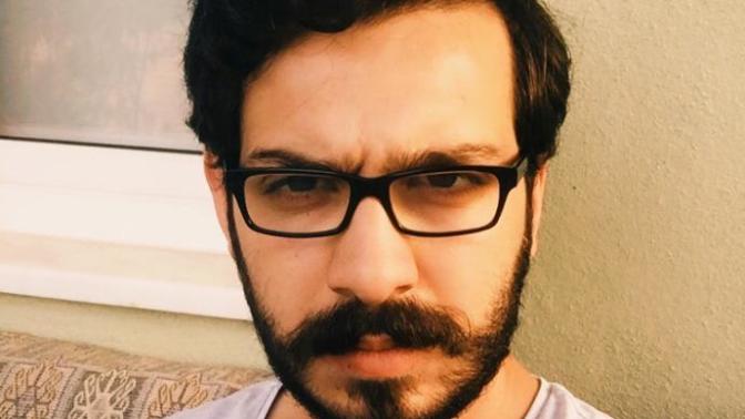 Gözlüklü halim mi gözlüksüz halim mi?