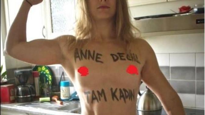 Femen kadınlarının memesi neden küçük?