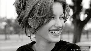 Gisele bündchen büyük burnu ve ağzına rağmen bir zamanlar çok güzel değil miymiş?