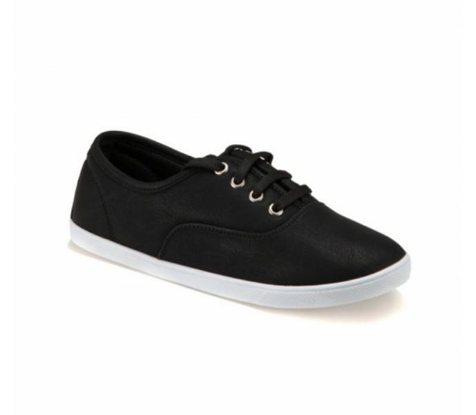 Eşofmanların altına sneaker giyinir mi?