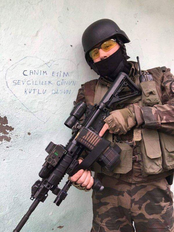 Kızlar bir polisle evlenir misiniz ?