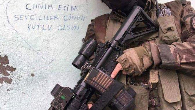 Kızlar bir polisle evlenir misiniz?