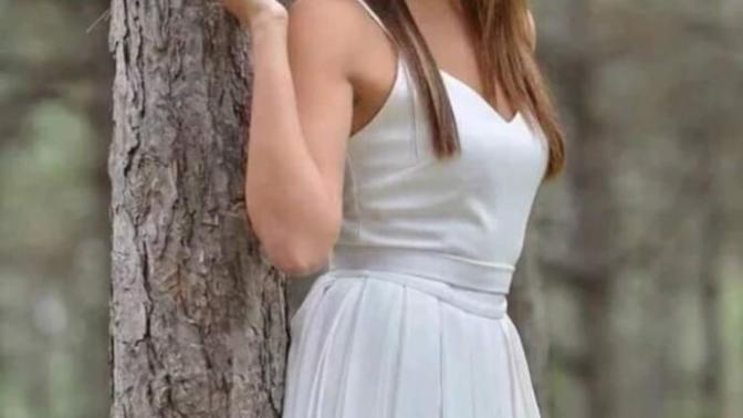 Hande erçelin Saçı sizce hangi renk?