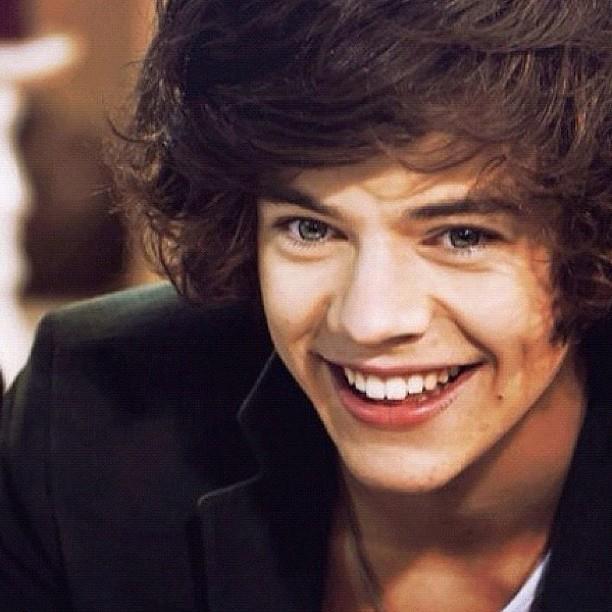 Sizce Harry Styles mı?Yoksa Luke Hemmings mi?